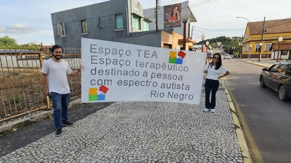 Espaço TEA de Rio Negro promove pedágio de conscientização sobre o autismo